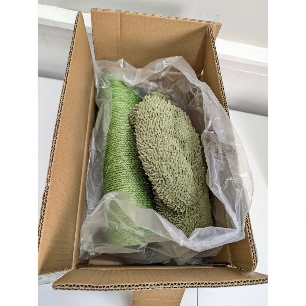 Cactus Cat Scratching Post Green Sisal Rope NEW Open Box